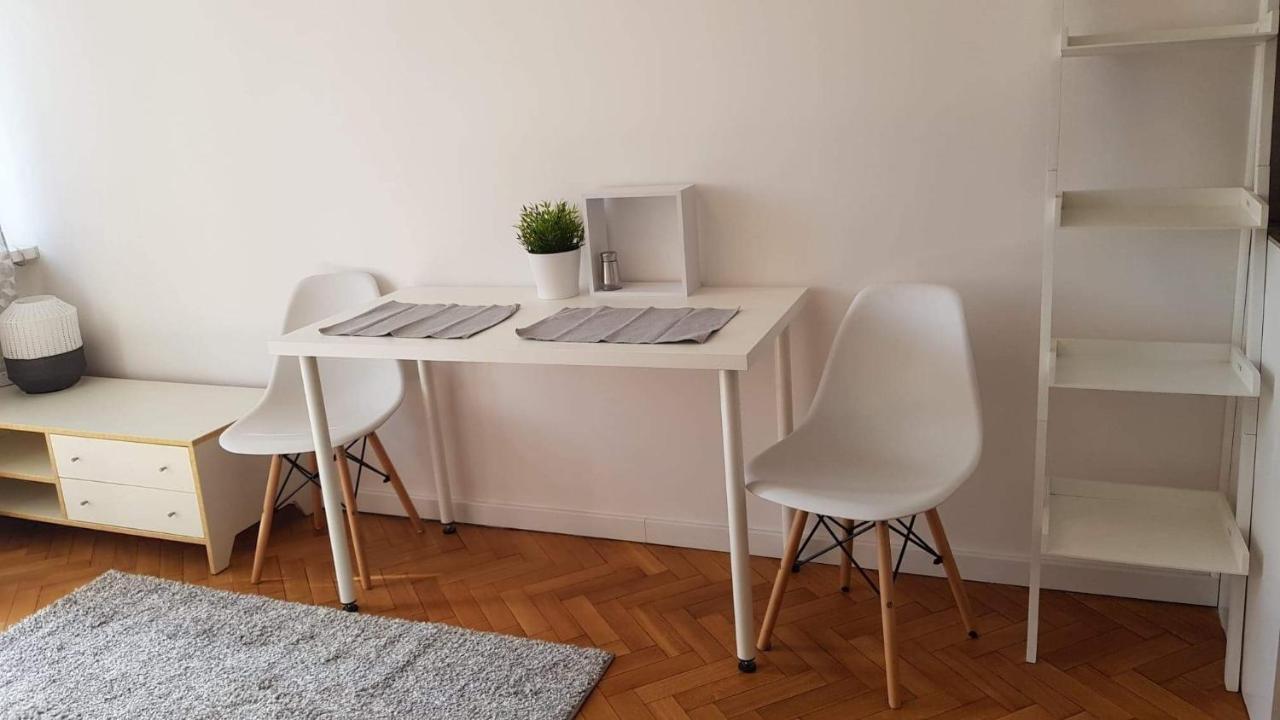 Apartament Plac Trzech Krzyzy 바르샤바 외부 사진